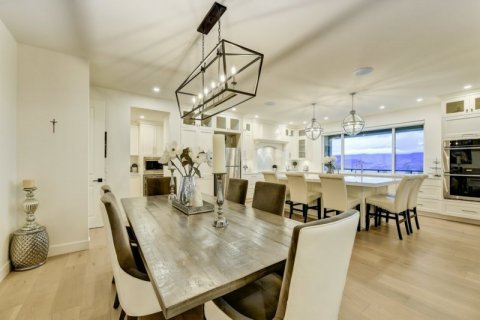QVA-Luxury-Dining-Area-and-Kitchen-1570-Antler-Court