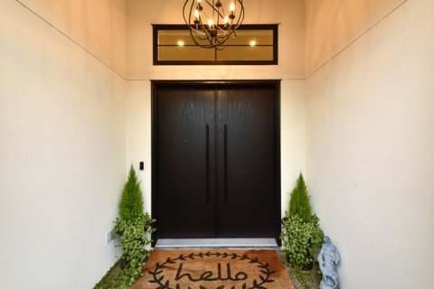 QVA-Luxury-Front-Entry-Way-1570-Antler-Court