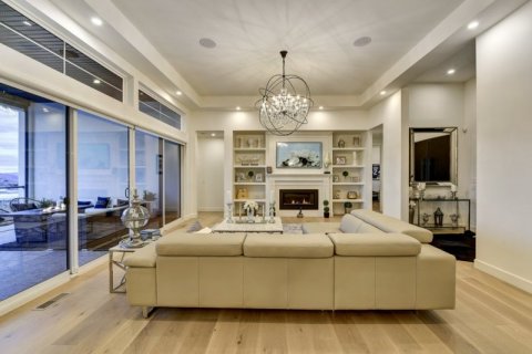 QVA-Luxury-Great-Room-2-1570-Antler-Court