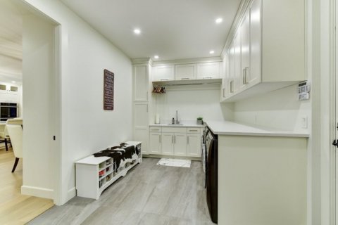 QVA-Luxury-Laundry-Room-and-Sink-1570-Antler-Court