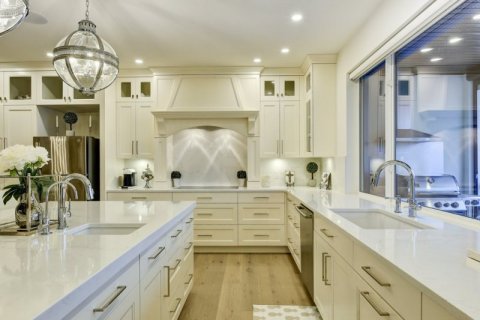 QVA-Luxury-White-Kitchen-Matrix-1570-Antler-Court